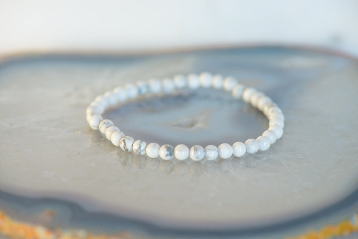 Howlite Dainty Bracelet